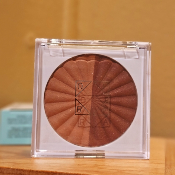 NEW OFRA South Beach Bronzer Dual Shade - Picture 4 of 7